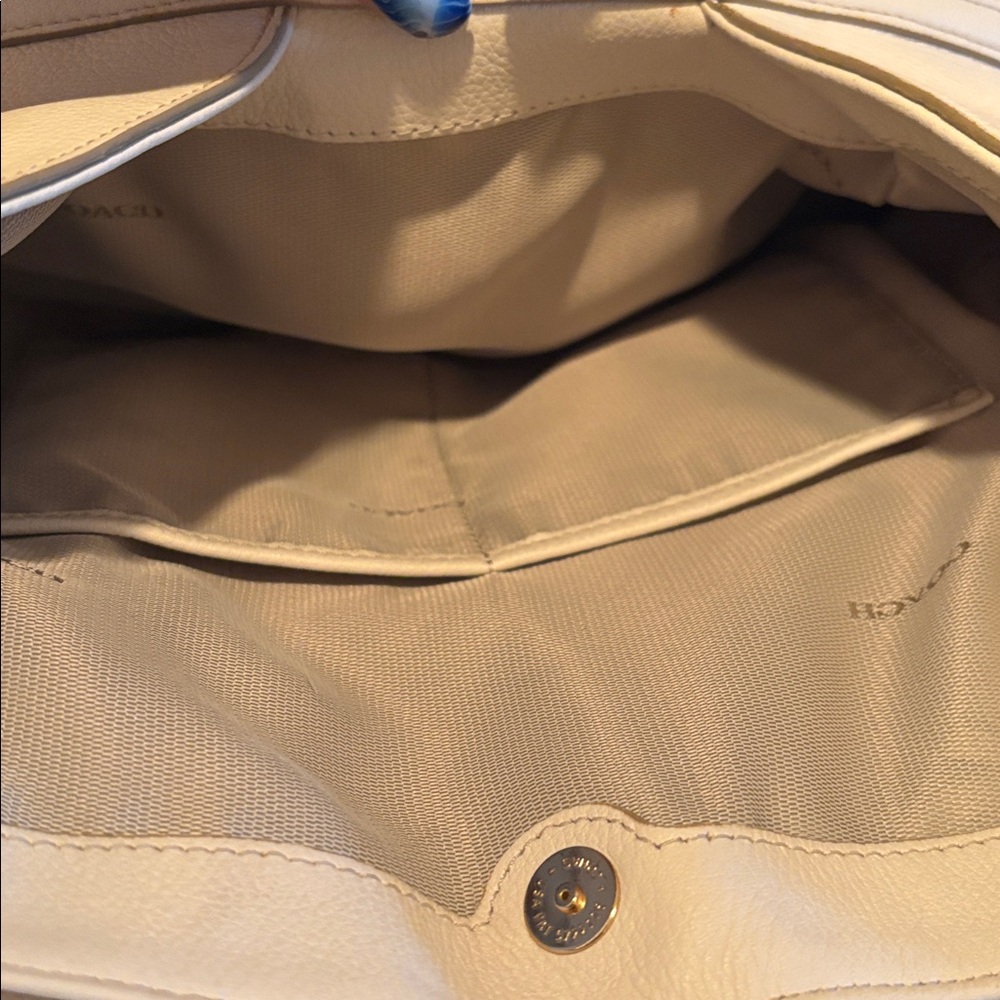 Coach Handbag - Picture 3 of 9